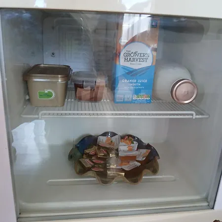 לינה וארוחת בוקר Tinnock *